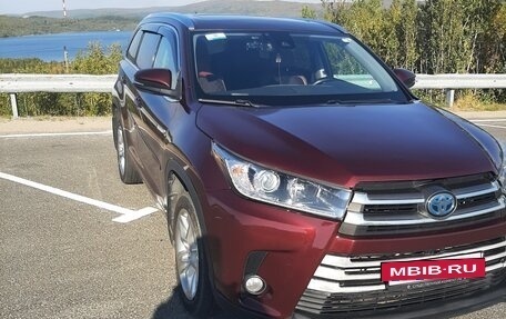 Toyota Highlander III, 2018 год, 3 600 000 рублей, 3 фотография