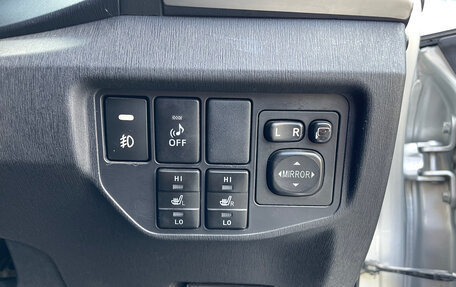 Toyota Prius, 2013 год, 1 100 000 рублей, 13 фотография