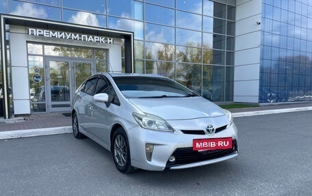 Toyota Prius, 2013 год, 1 100 000 рублей, 10 фотография