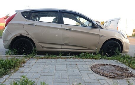 Hyundai Solaris II рестайлинг, 2012 год, 600 000 рублей, 1 фотография