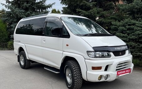 Mitsubishi Delica IV, 2000 год, 1 750 000 рублей, 2 фотография