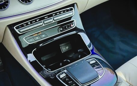 Mercedes-Benz E-Класс, 2022 год, 4 985 000 рублей, 15 фотография