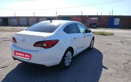 Opel Astra J, 2013 год, 980 000 рублей, 6 фотография