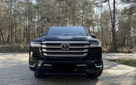 Toyota Land Cruiser, 2023 год, 2 фотография