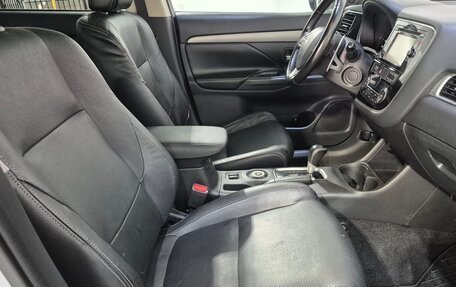 Mitsubishi Outlander III рестайлинг 3, 2012 год, 1 320 000 рублей, 12 фотография