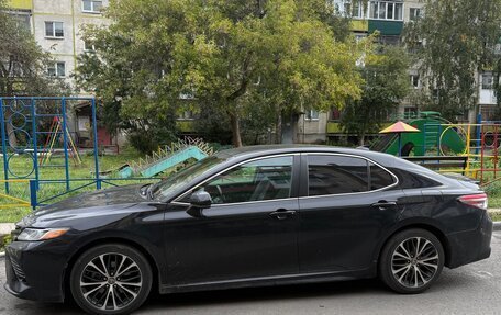 Toyota Camry, 2018 год, 2 300 000 рублей, 1 фотография