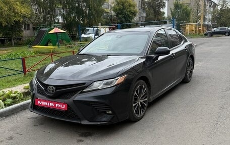 Toyota Camry, 2018 год, 2 300 000 рублей, 2 фотография