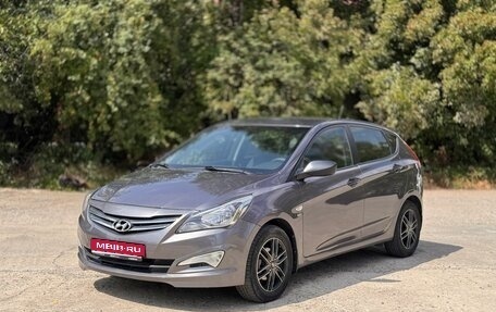 Hyundai Solaris II рестайлинг, 2015 год, 897 000 рублей, 1 фотография