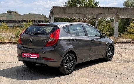 Hyundai Solaris II рестайлинг, 2015 год, 897 000 рублей, 3 фотография