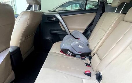 Toyota RAV4, 2014 год, 1 600 000 рублей, 12 фотография