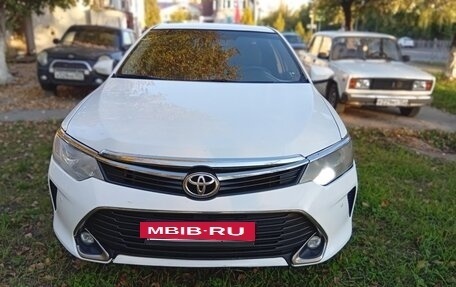 Toyota Camry, 2017 год, 1 450 000 рублей, 6 фотография