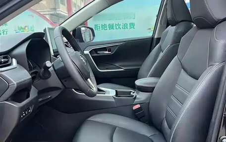 Toyota RAV4, 2021 год, 1 889 000 рублей, 7 фотография