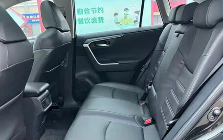 Toyota RAV4, 2021 год, 1 889 000 рублей, 9 фотография