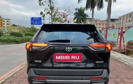 Toyota RAV4, 2021 год, 1 889 000 рублей, 6 фотография