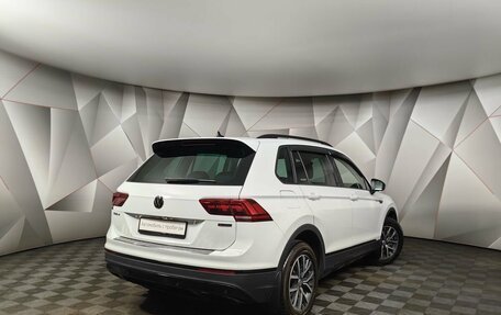 Volkswagen Tiguan II, 2019 год, 2 743 000 рублей, 2 фотография