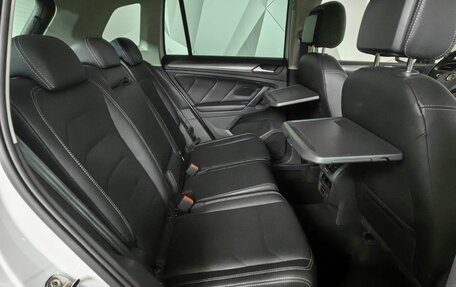 Volkswagen Tiguan II, 2019 год, 2 743 000 рублей, 16 фотография