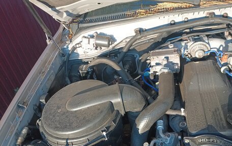 Toyota Land Cruiser 100 рестайлинг 2, 2001 год, 1 500 000 рублей, 3 фотография