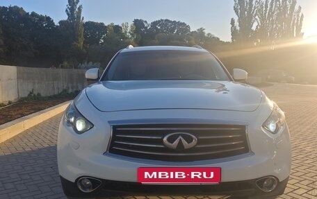 Infiniti QX70, 2015 год, 2 300 000 рублей, 2 фотография