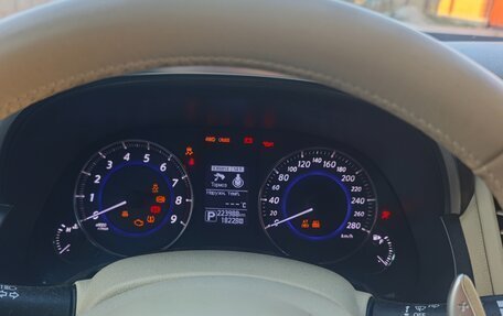 Infiniti QX70, 2015 год, 2 300 000 рублей, 10 фотография