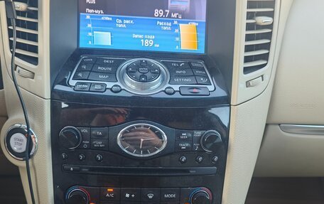 Infiniti QX70, 2015 год, 2 300 000 рублей, 11 фотография