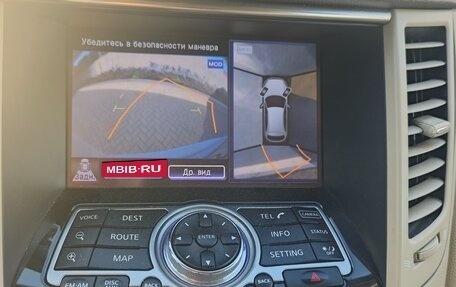 Infiniti QX70, 2015 год, 2 300 000 рублей, 12 фотография