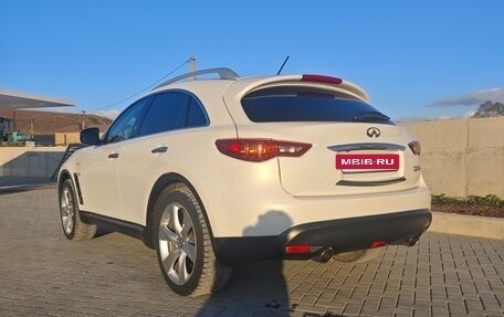 Infiniti QX70, 2015 год, 2 300 000 рублей, 5 фотография