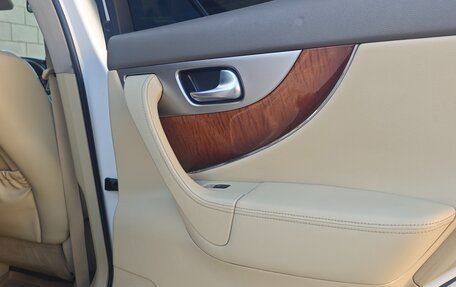 Infiniti QX70, 2015 год, 2 300 000 рублей, 20 фотография