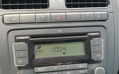 Volkswagen Polo VI (EU Market), 2011 год, 1 100 000 рублей, 33 фотография