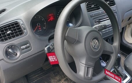 Volkswagen Polo VI (EU Market), 2011 год, 1 100 000 рублей, 38 фотография