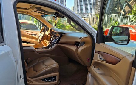 Cadillac Escalade IV, 2016 год, 4 900 000 рублей, 14 фотография