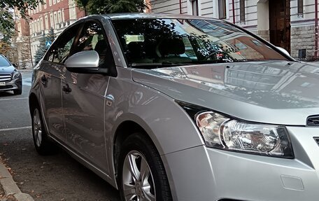 Chevrolet Cruze II, 2011 год, 700 000 рублей, 3 фотография