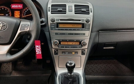 Toyota Avensis III рестайлинг, 2011 год, 930 000 рублей, 15 фотография