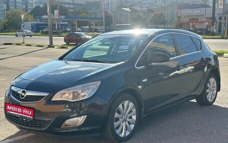 Opel Astra J, 2011 год, 615 000 рублей, 1 фотография
