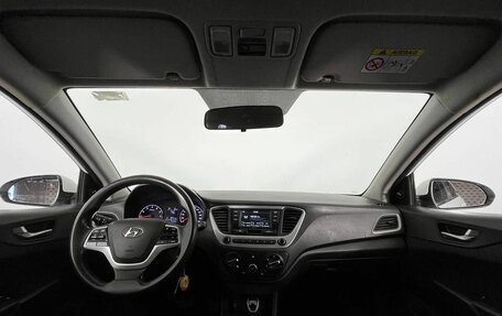 Hyundai Solaris II рестайлинг, 2018 год, 810 000 рублей, 10 фотография