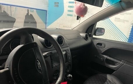 Ford Fiesta, 2005 год, 250 000 рублей, 5 фотография