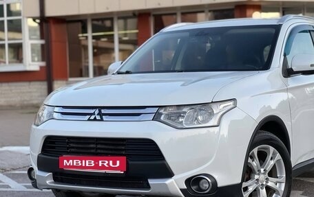 Mitsubishi Outlander III рестайлинг 3, 2014 год, 935 000 рублей, 6 фотография