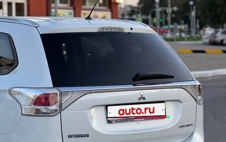 Mitsubishi Outlander III рестайлинг 3, 2014 год, 935 000 рублей, 13 фотография