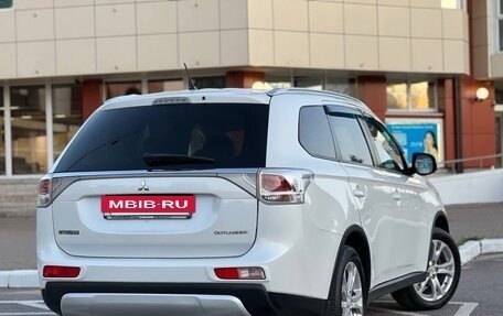 Mitsubishi Outlander III рестайлинг 3, 2014 год, 935 000 рублей, 15 фотография