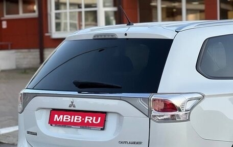 Mitsubishi Outlander III рестайлинг 3, 2014 год, 935 000 рублей, 17 фотография