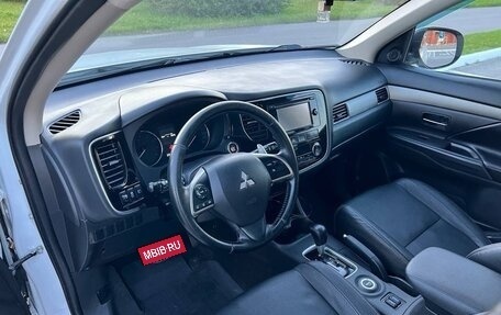 Mitsubishi Outlander III рестайлинг 3, 2014 год, 935 000 рублей, 22 фотография