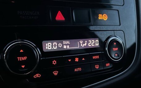 Mitsubishi Outlander III рестайлинг 3, 2014 год, 935 000 рублей, 33 фотография