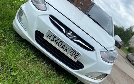 Hyundai Solaris II рестайлинг, 2013 год, 650 000 рублей, 4 фотография