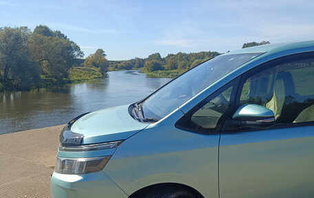 Toyota Voxy III, 2016 год, 2 290 000 рублей, 3 фотография