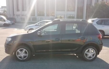 Renault Sandero II рестайлинг, 2017 год, 700 000 рублей, 2 фотография