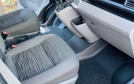 Volkswagen Caravelle T6 рестайлинг, 2020 год, 4 300 000 рублей, 4 фотография