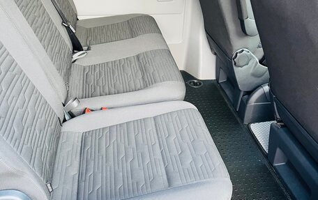 Volkswagen Caravelle T6 рестайлинг, 2020 год, 4 300 000 рублей, 6 фотография