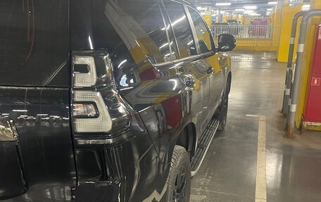 Toyota Land Cruiser Prado 150 рестайлинг 2, 2021 год, 6 500 000 рублей, 7 фотография