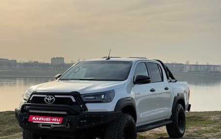Toyota Hilux VIII, 2020 год, 4 100 000 рублей, 2 фотография