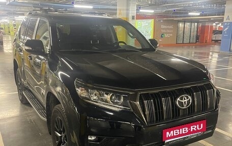 Toyota Land Cruiser Prado 150 рестайлинг 2, 2021 год, 6 500 000 рублей, 9 фотография