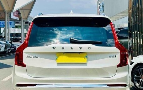 Volvo XC90 II рестайлинг, 2022 год, 3 688 000 рублей, 2 фотография
